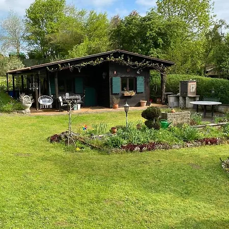 My Happy Garden 1500sq M Ferienhaus *